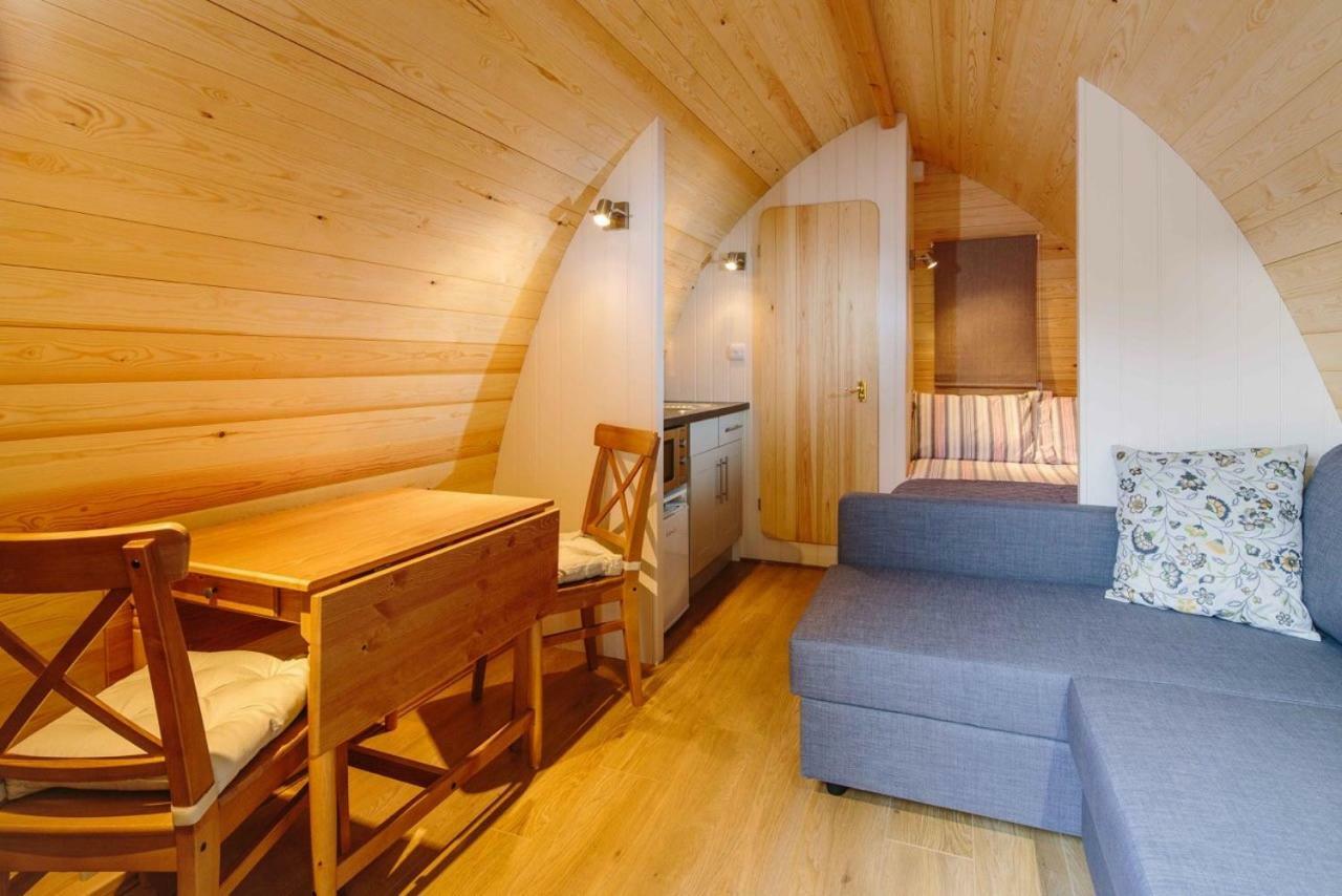 Lupin Glamping Pod Hotel Cheltenham Ngoại thất bức ảnh