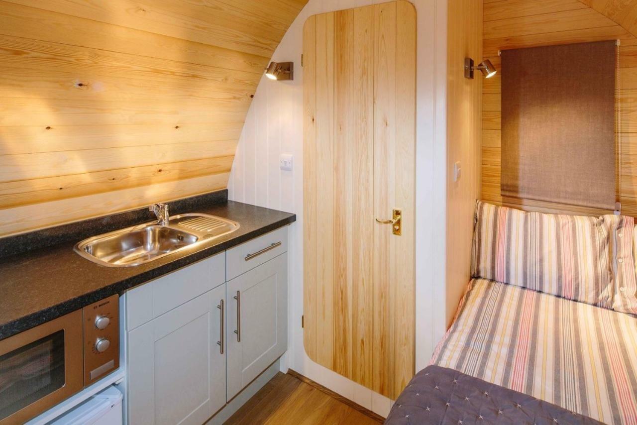 Lupin Glamping Pod Hotel Cheltenham Ngoại thất bức ảnh